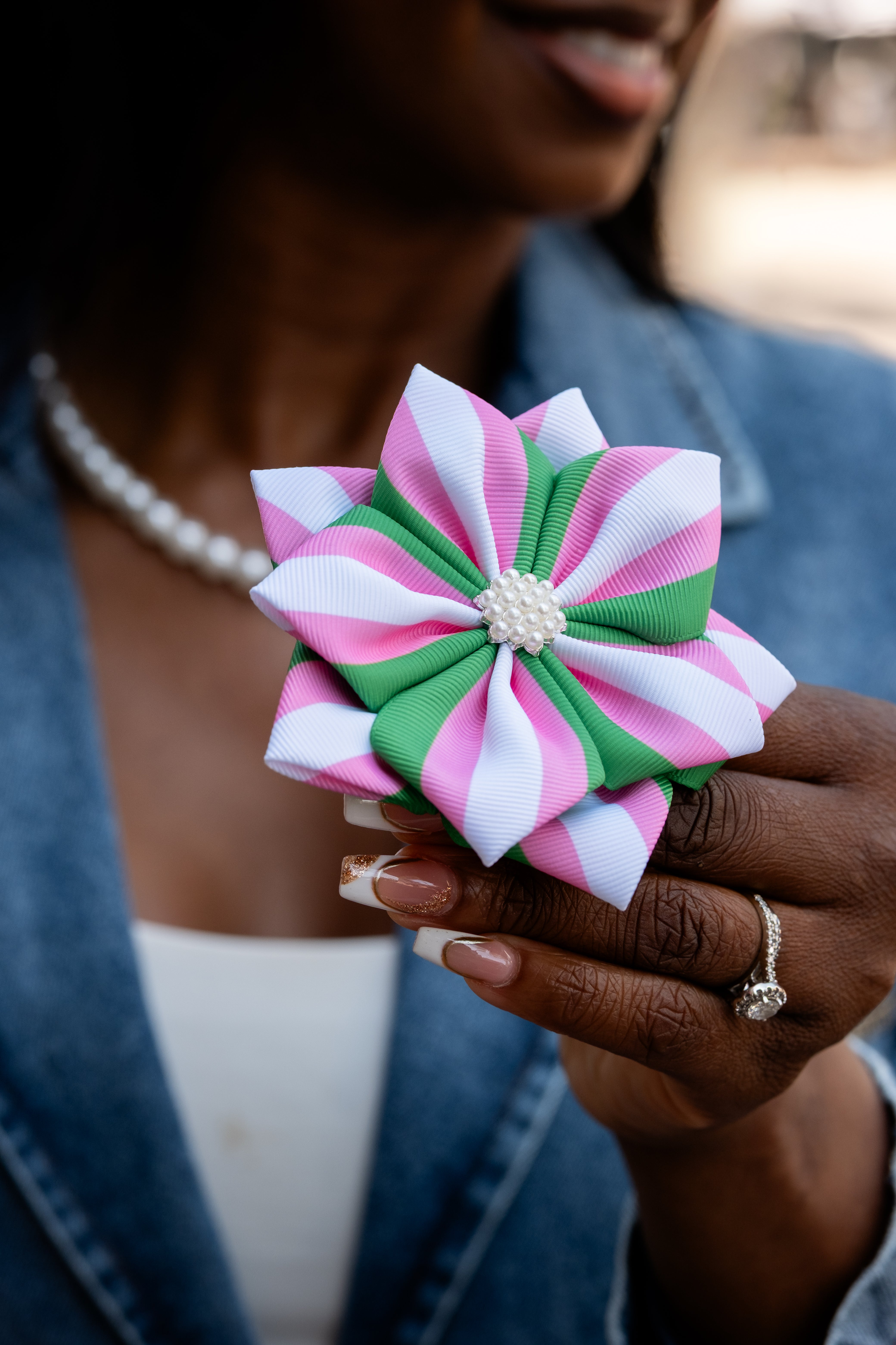 ΑΚΑ Pink, Green, & White Ribbon Lapel Pin